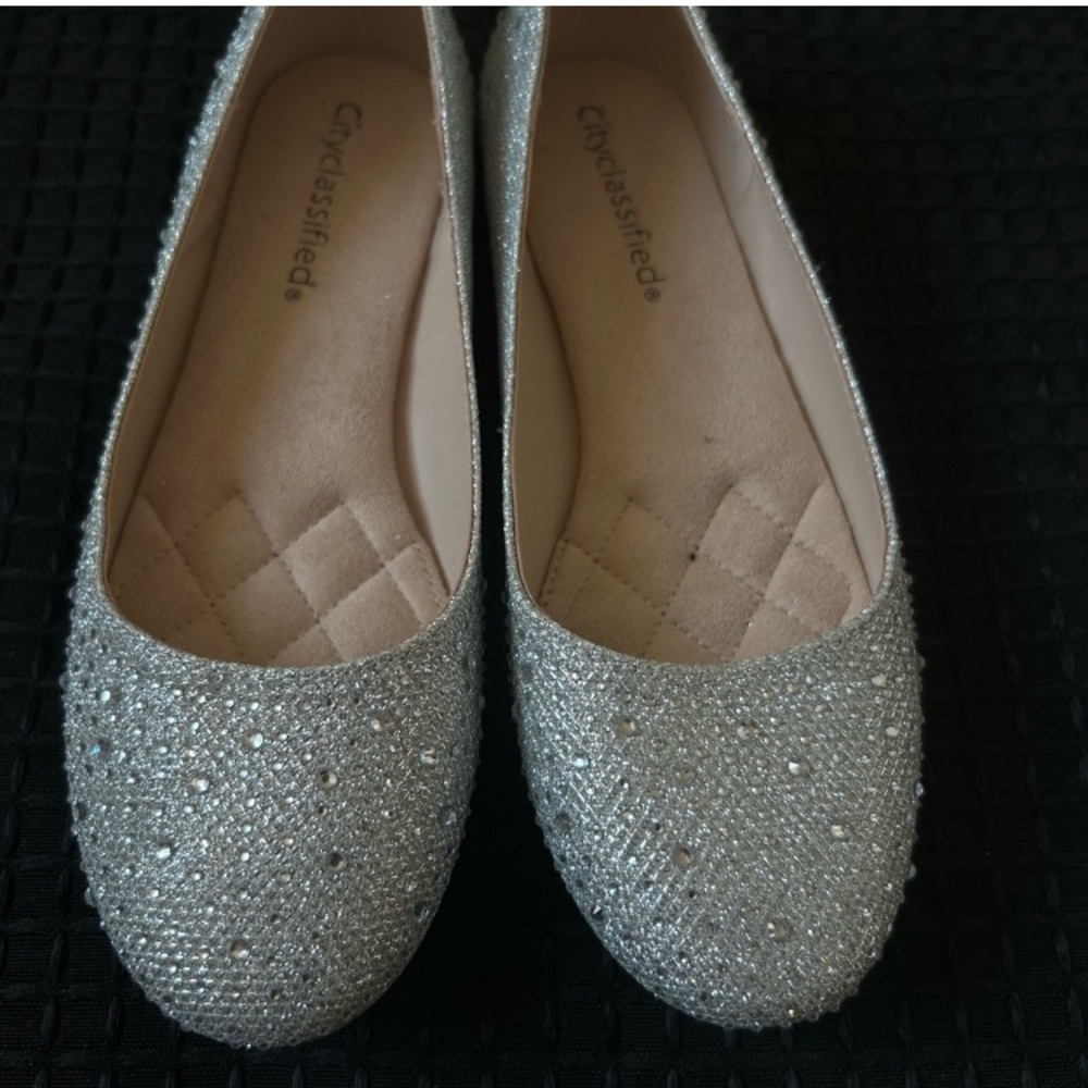 Size 6.5 Cityclassified Sparkling Champange Flats-nwot